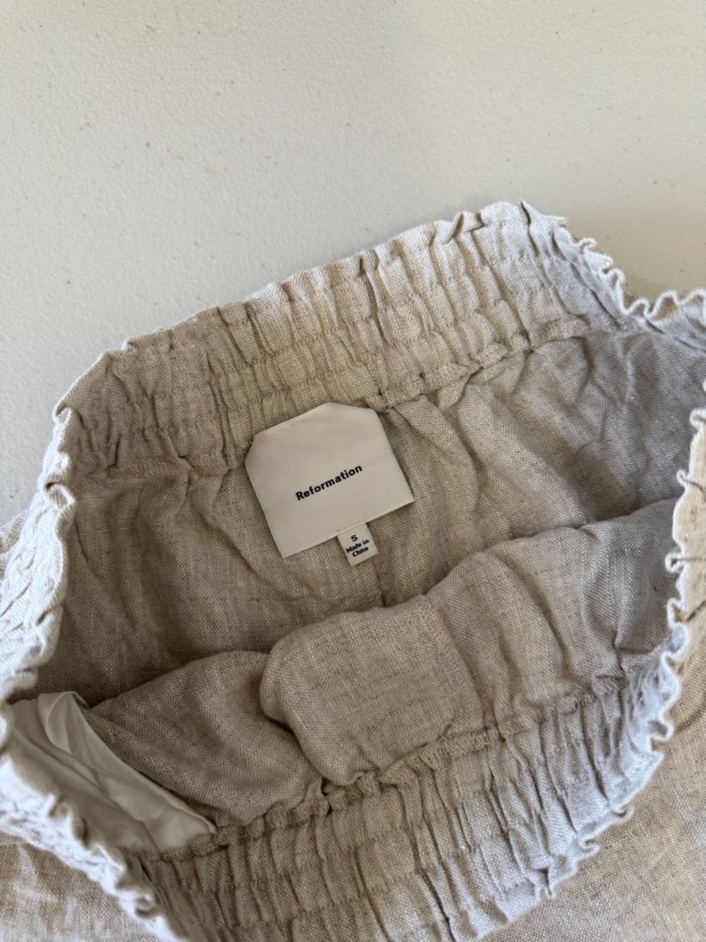 Reformation 100% Linen Elastic High-Waist Shorts size S - Picture 4 of 10